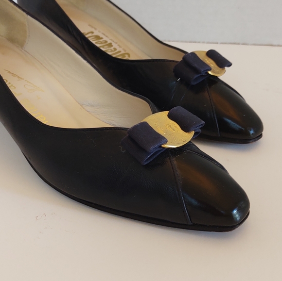 Timeless Navy Blue Leather Pumps | 7.5 N THOMAS WALLACE for Charles Patou - Picture 7 of 10